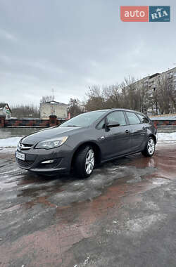 Универсал Opel Astra 2013 в Ровно