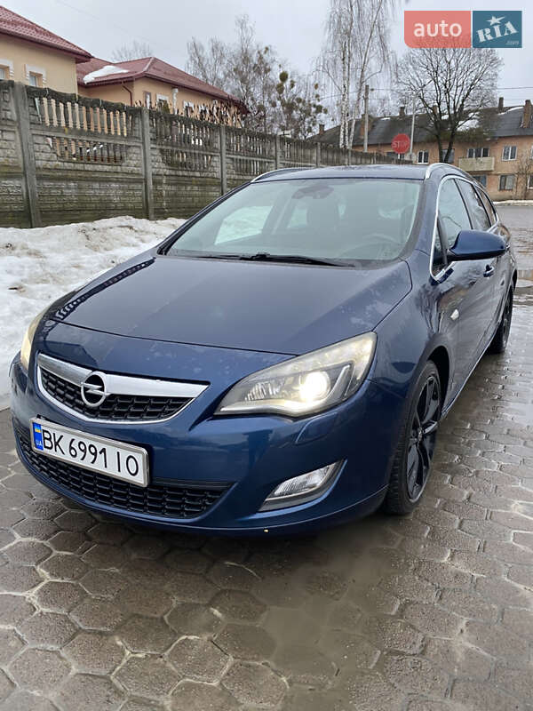 Універсал Opel Astra 2011 в Костопілі