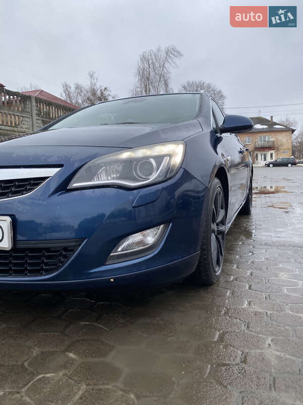 Універсал Opel Astra 2011 в Костопілі