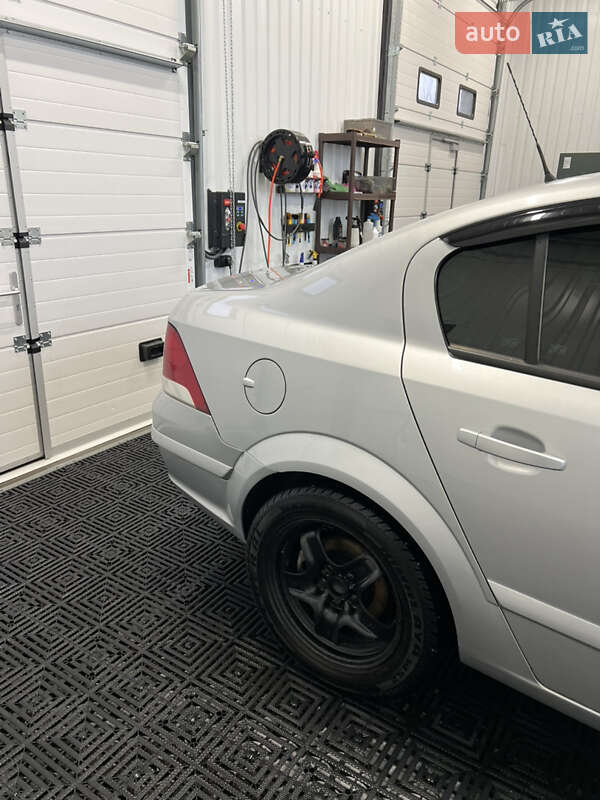 Седан Opel Astra 2008 в Києві