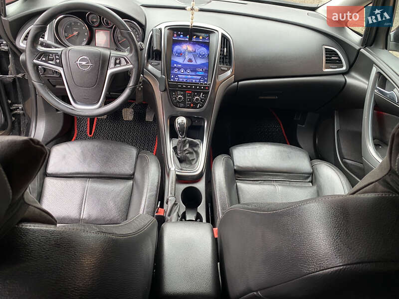 Универсал Opel Astra 2013 в Ходорове