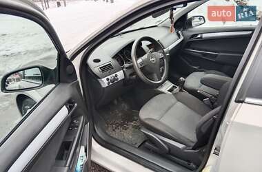 Універсал Opel Astra 2005 в Олександрії