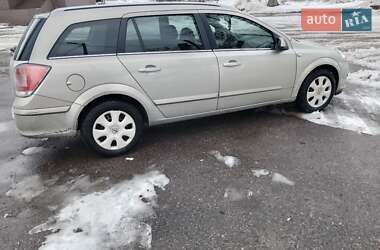 Універсал Opel Astra 2005 в Олександрії