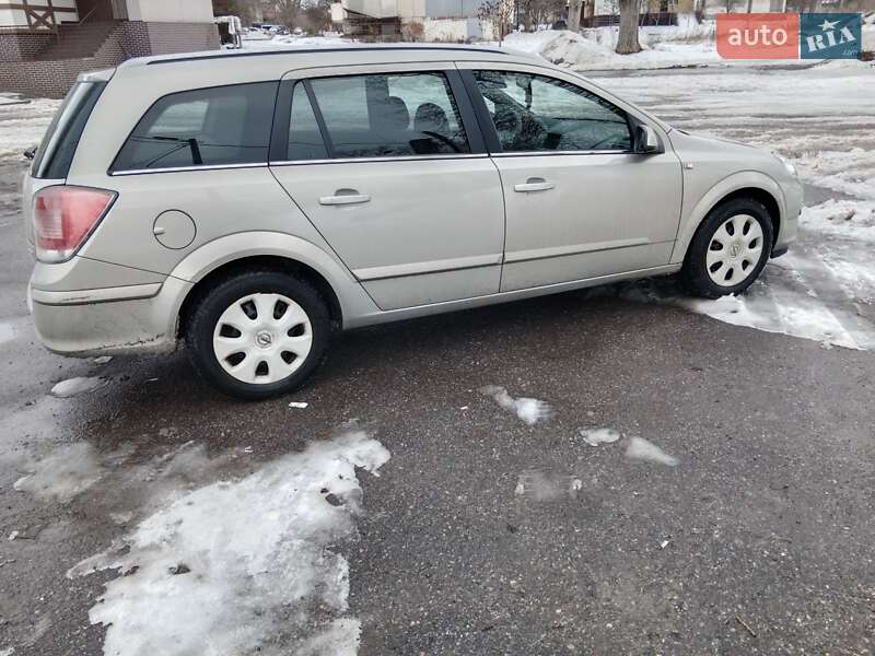 Універсал Opel Astra 2005 в Олександрії