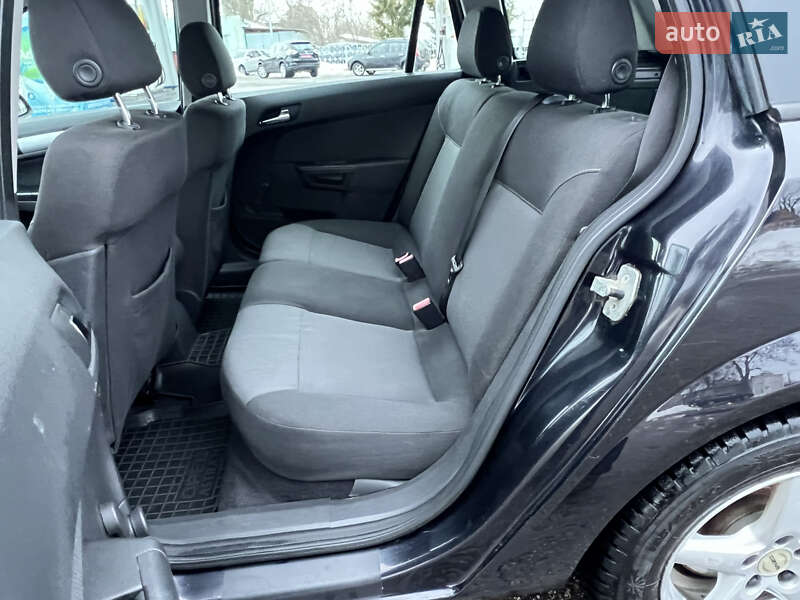 Універсал Opel Astra 2006 в Лубнах