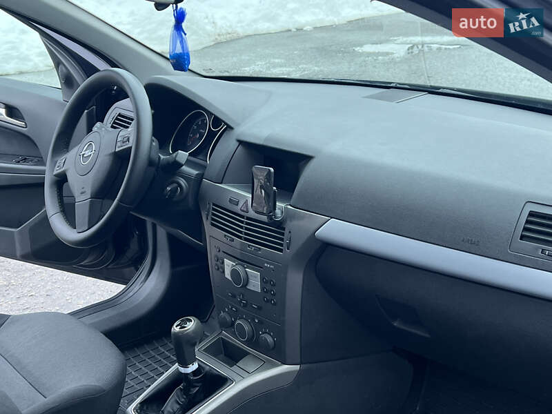 Універсал Opel Astra 2006 в Лубнах