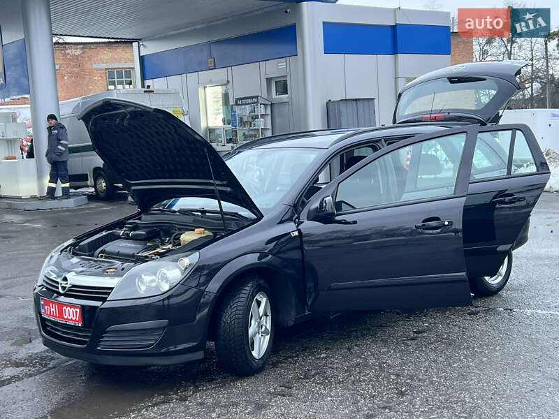 Універсал Opel Astra 2006 в Лубнах