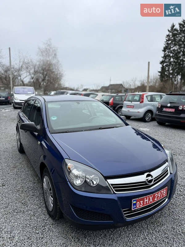 Хэтчбек Opel Astra 2009 в Луцке фото 2 Хэтчбек Opel Astra 2009 в Луцке
