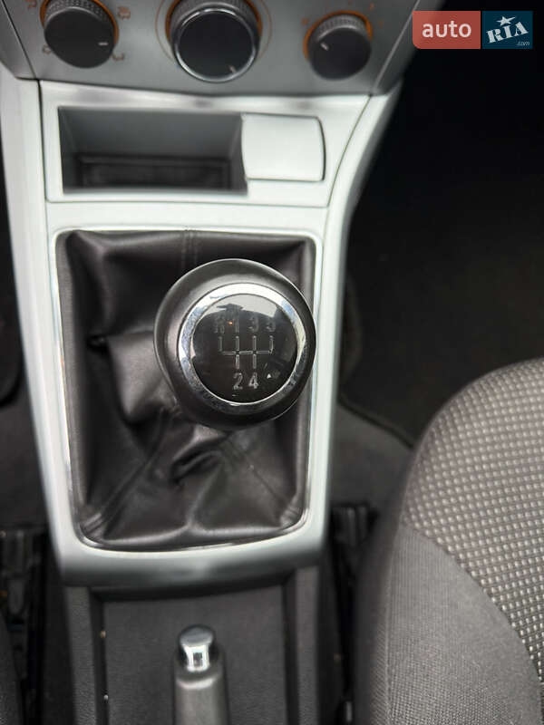 Хэтчбек Opel Astra 2009 в Луцке фото 131 Хэтчбек Opel Astra 2009 в Луцке