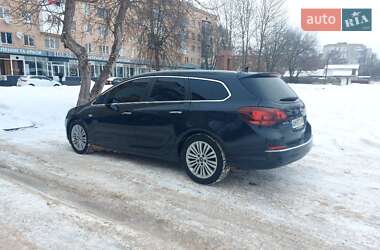 Універсал Opel Astra 2012 в Житомирі