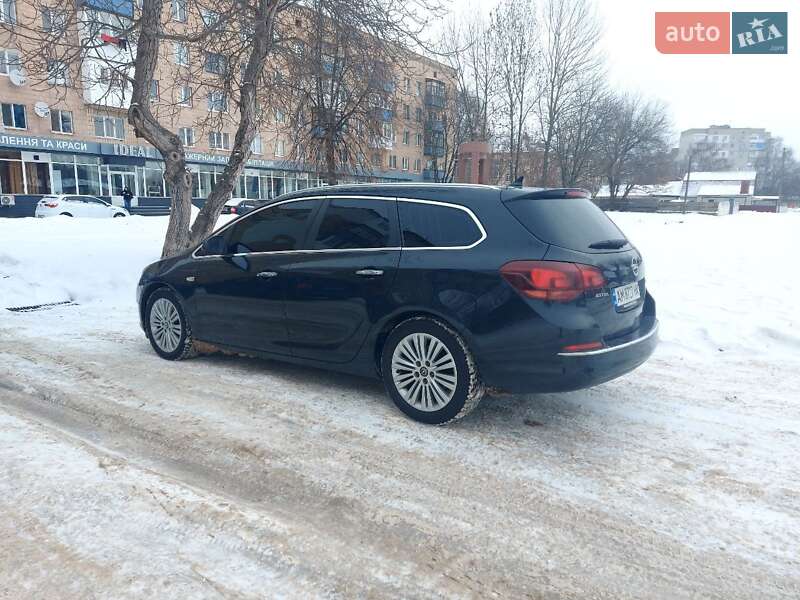 Opel Astra 2012