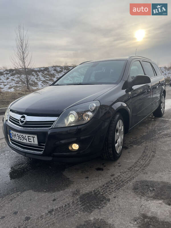 Opel Astra 2010