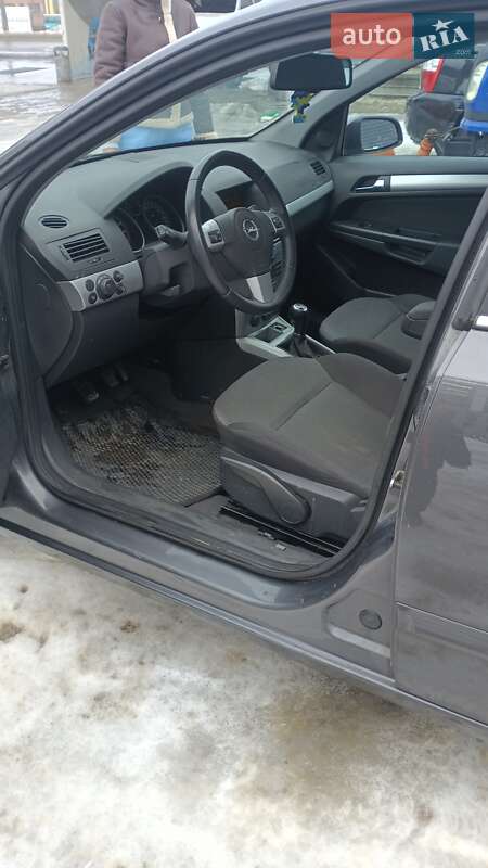 Хэтчбек Opel Astra 2009 в Сумах