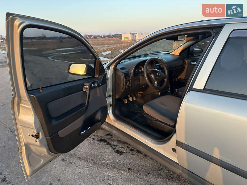 Седан Opel Astra 2008 в Сарнах фото 11 Седан Opel Astra 2008 в Сарнах