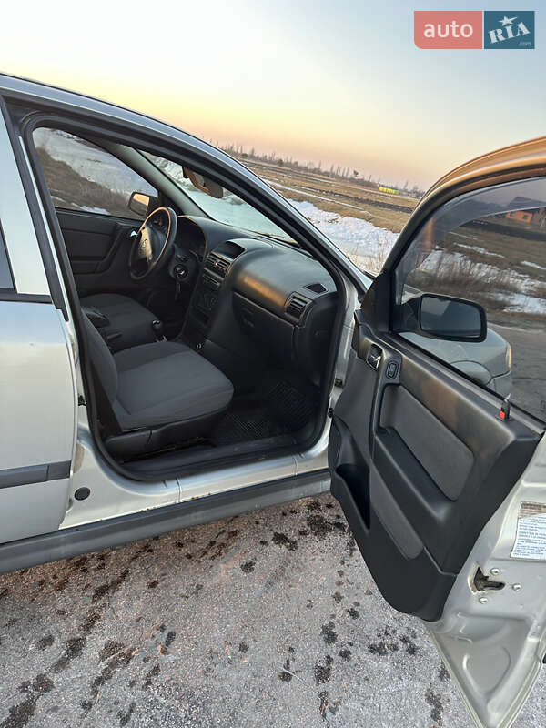 Седан Opel Astra 2008 в Сарнах фото 21 Седан Opel Astra 2008 в Сарнах