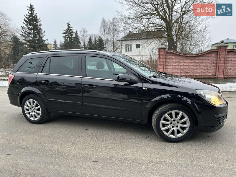 Универсал Opel Astra 2007 в Ивано-Франковске