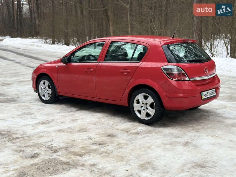 Хэтчбек Opel Astra 2009 в Житомире