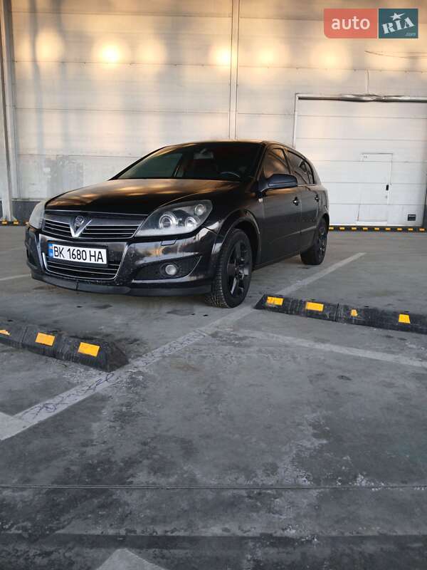 Хэтчбек Opel Astra 2008 в Ровно
