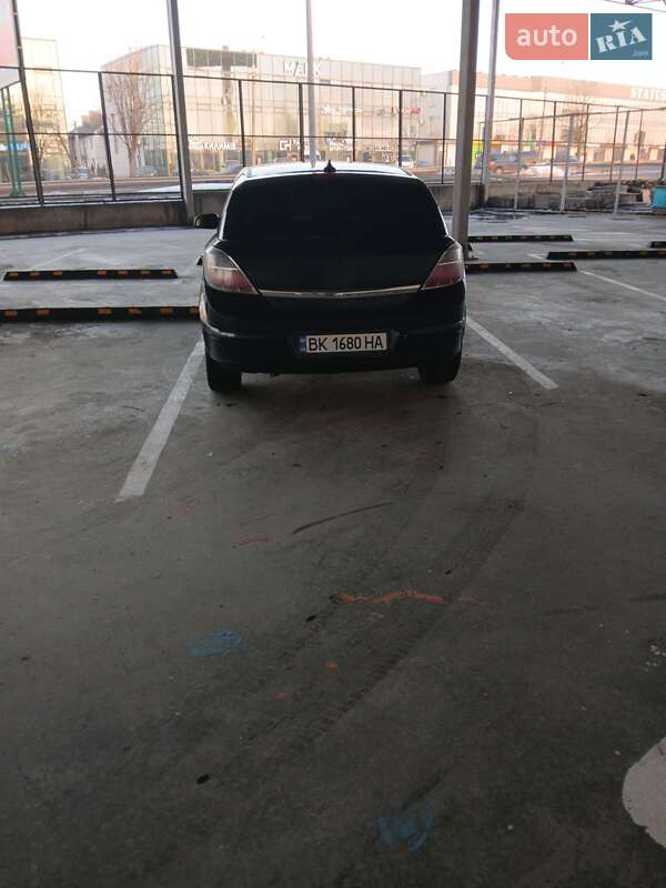 Хэтчбек Opel Astra 2008 в Ровно