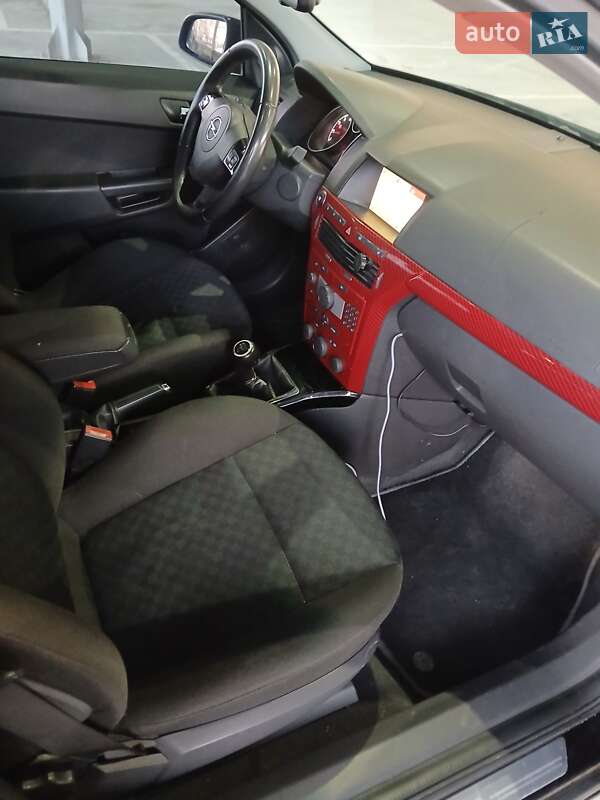 Хэтчбек Opel Astra 2008 в Ровно