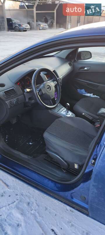 Хэтчбек Opel Astra 2006 в Днепре