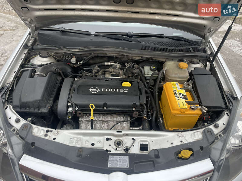 Универсал Opel Astra 2009 в Ровно