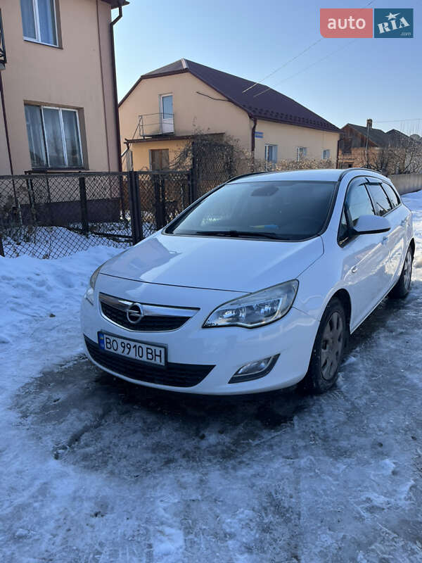 Opel Astra 2012 Opel Astra 2012