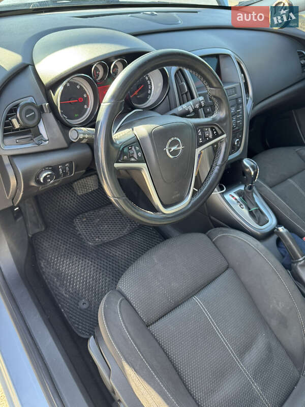Универсал Opel Astra 2014 в Броварах