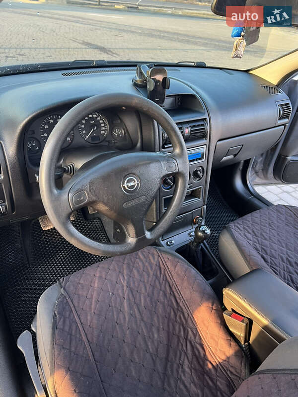 Седан Opel Astra 2007 в Городке