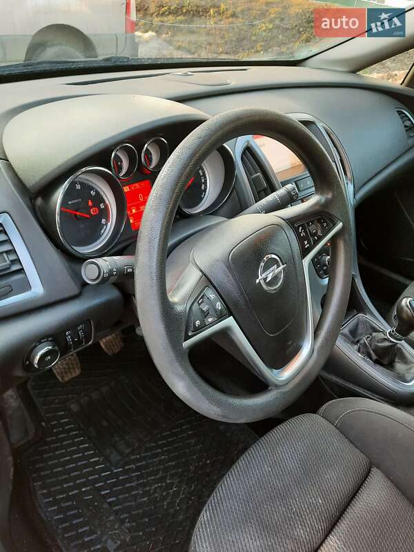 Універсал Opel Astra 2014 в Львові