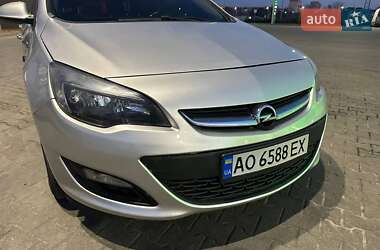 Універсал Opel Astra 2015 в Мукачевому