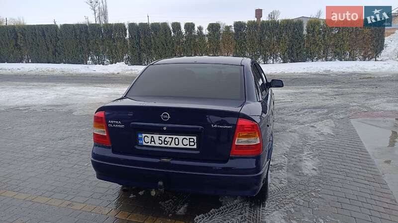 Седан Opel Astra 2006 в Звенигородці