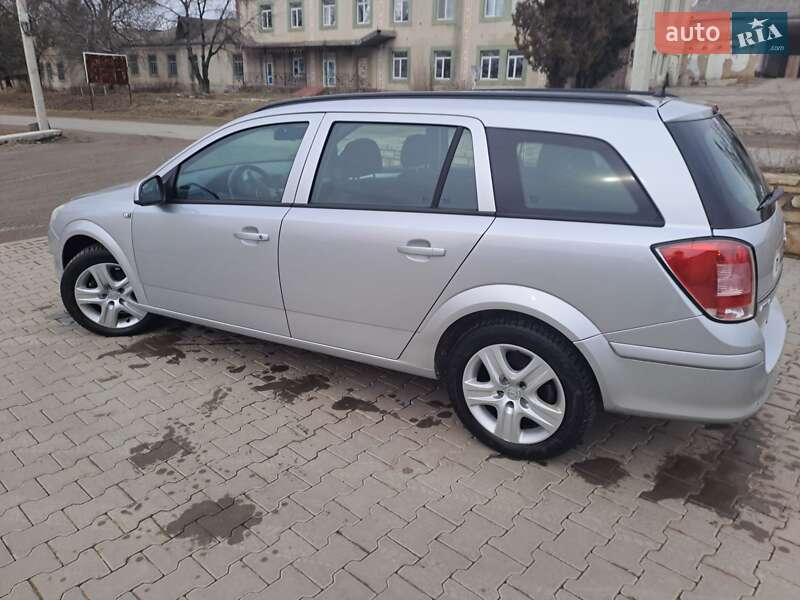 Универсал Opel Astra 2009 в Виннице