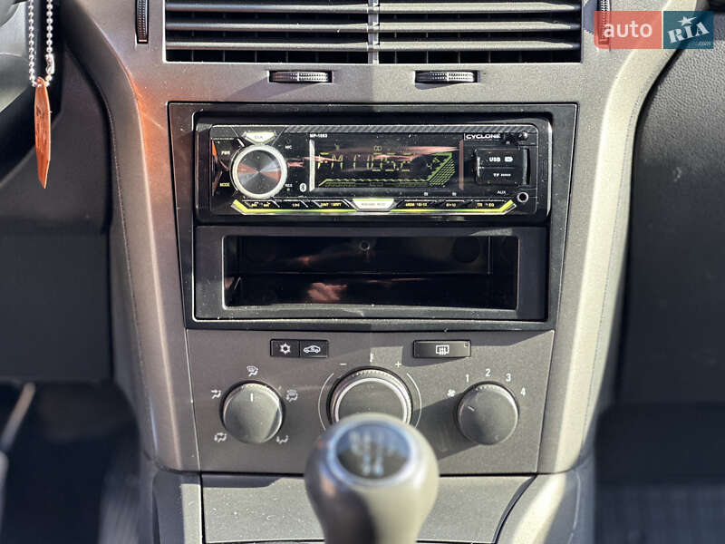 Хетчбек Opel Astra 2006 в Ужгороді