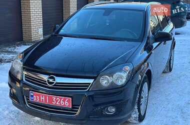 Універсал Opel Astra 2010 в Луцьку