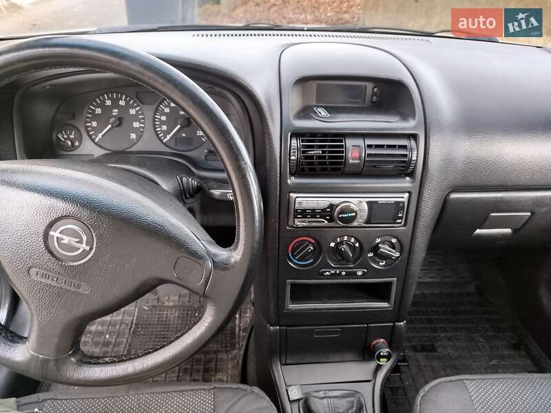 Седан Opel Astra 2007 в Бурині
