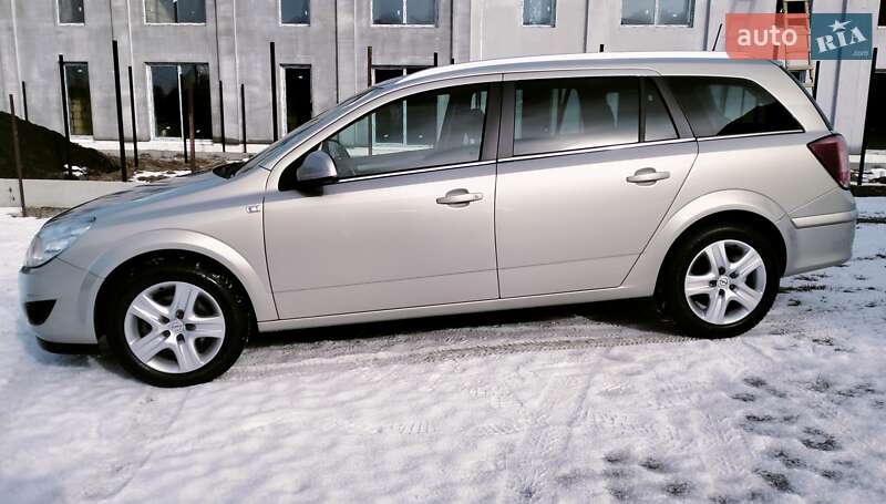 Универсал Opel Astra 2009 в Луцке фото 10 Универсал Opel Astra 2009 в Луцке