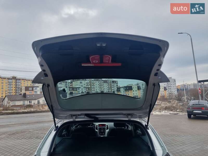 Универсал Opel Astra 2011 в Хмельницком