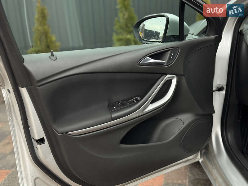 Универсал Opel Astra 2018 в Ивано-Франковске