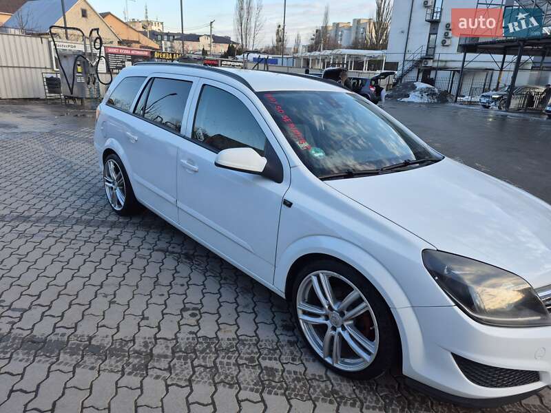 Універсал Opel Astra 2007 в Луцьку