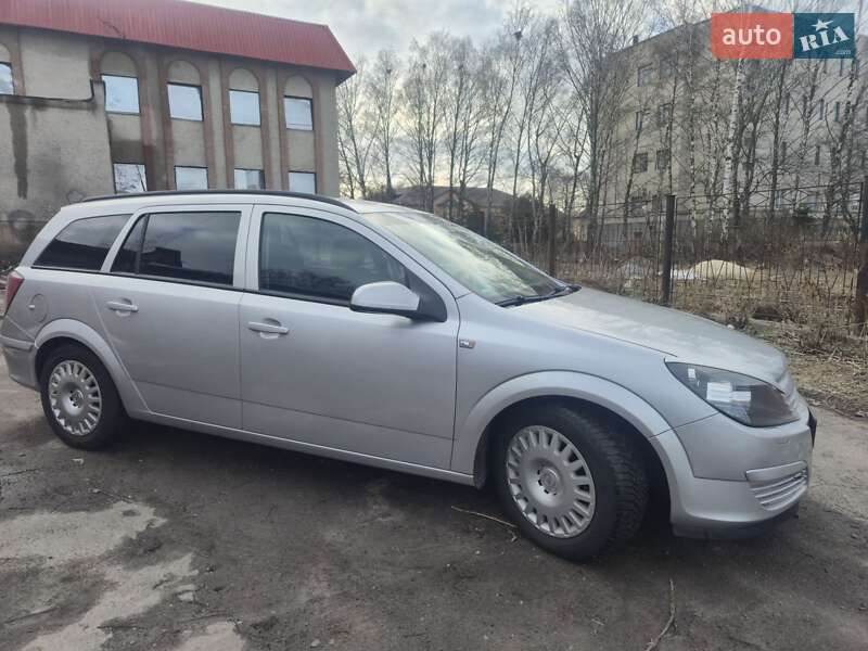 Універсал Opel Astra 2006 в Нововолинську