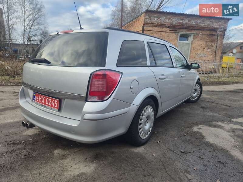 Універсал Opel Astra 2006 в Нововолинську