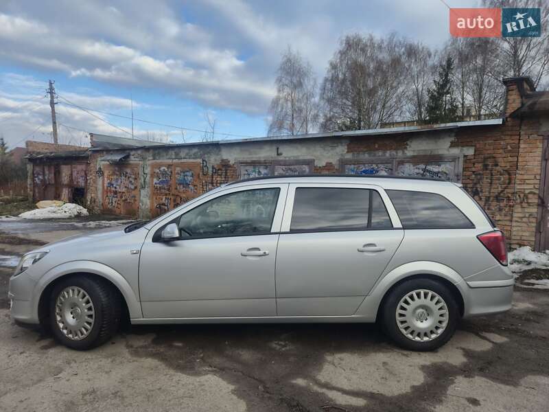 Універсал Opel Astra 2006 в Нововолинську