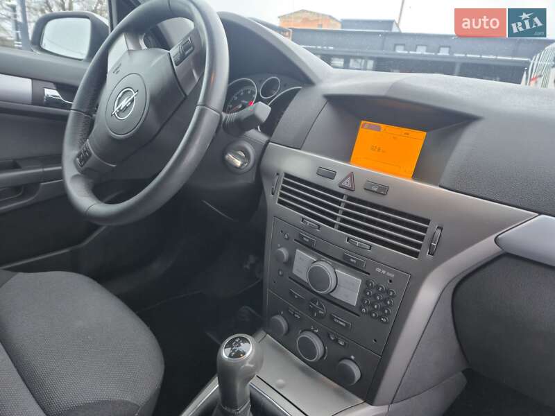 Універсал Opel Astra 2006 в Нововолинську