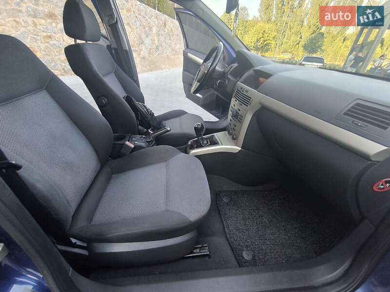 Универсал Opel Astra 2008 в Ильинцах