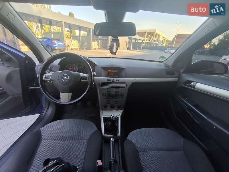 Универсал Opel Astra 2008 в Ильинцах