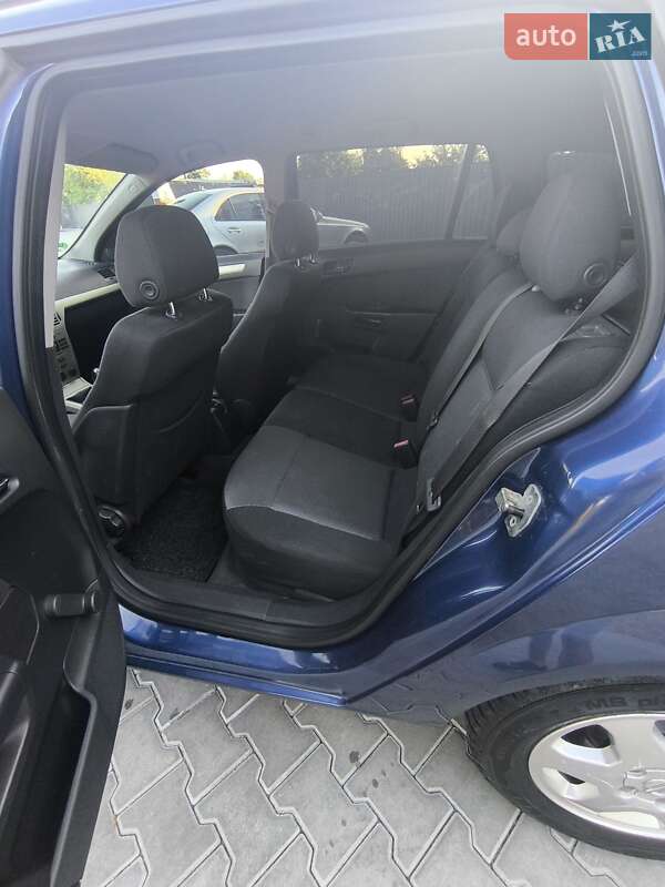 Универсал Opel Astra 2008 в Ильинцах