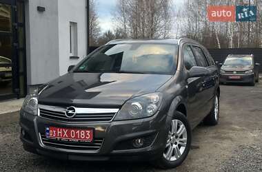 Универсал Opel Astra 2009 в Седлище