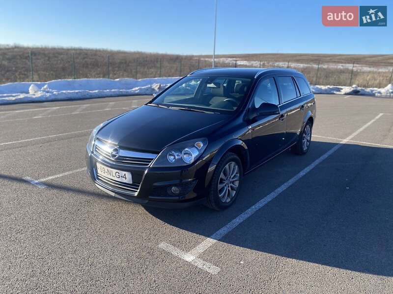 Універсал Opel Astra 2010 в Рівному фото Універсал Opel Astra 2010 в Рівному