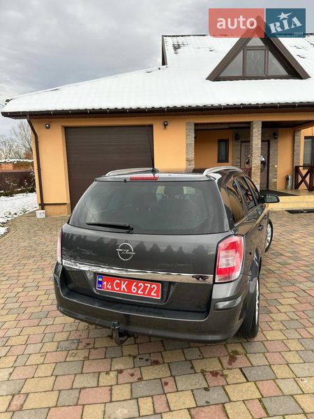 Универсал Opel Astra 2009 в Брошневе